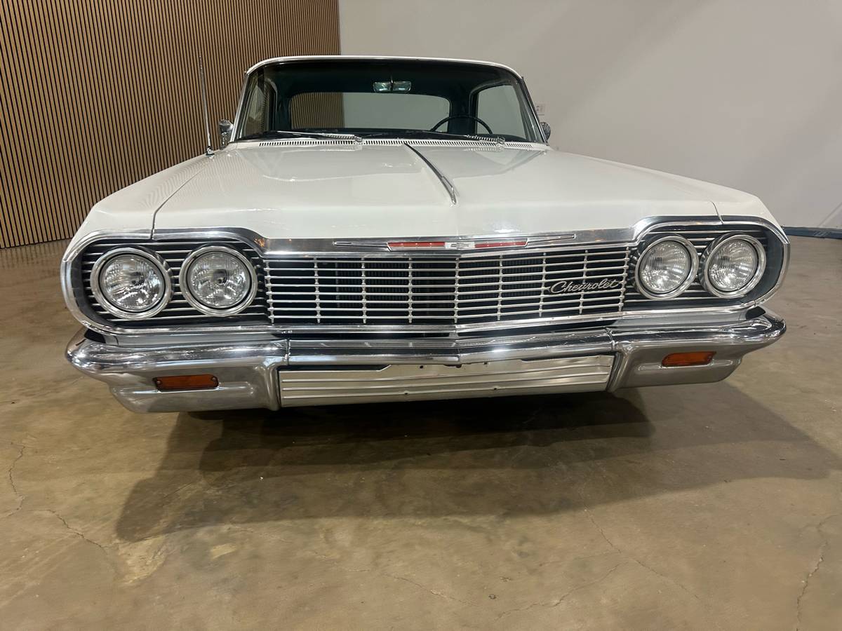 Chevrolet-Impala-1964-white-784-4