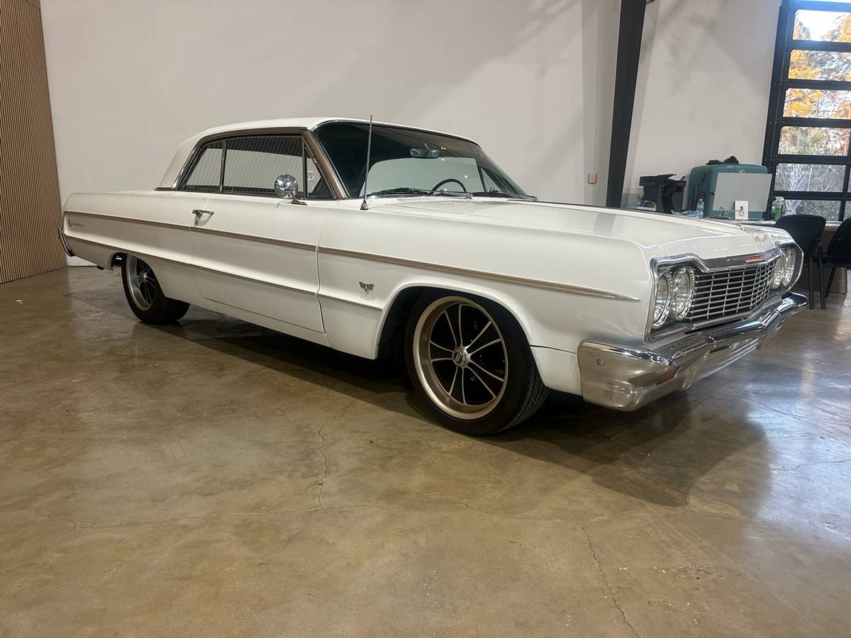 Chevrolet-Impala-1964-white-784-5