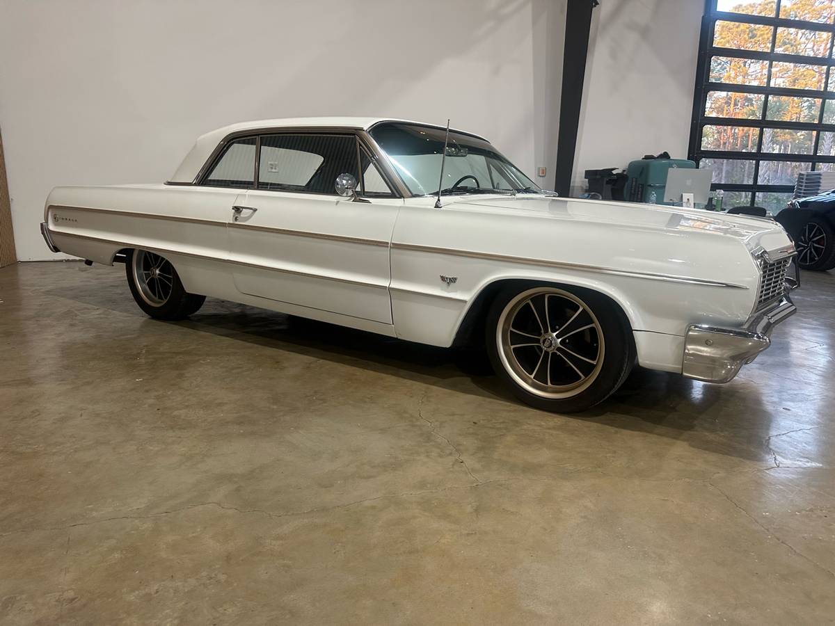 Chevrolet-Impala-1964-white-784-6