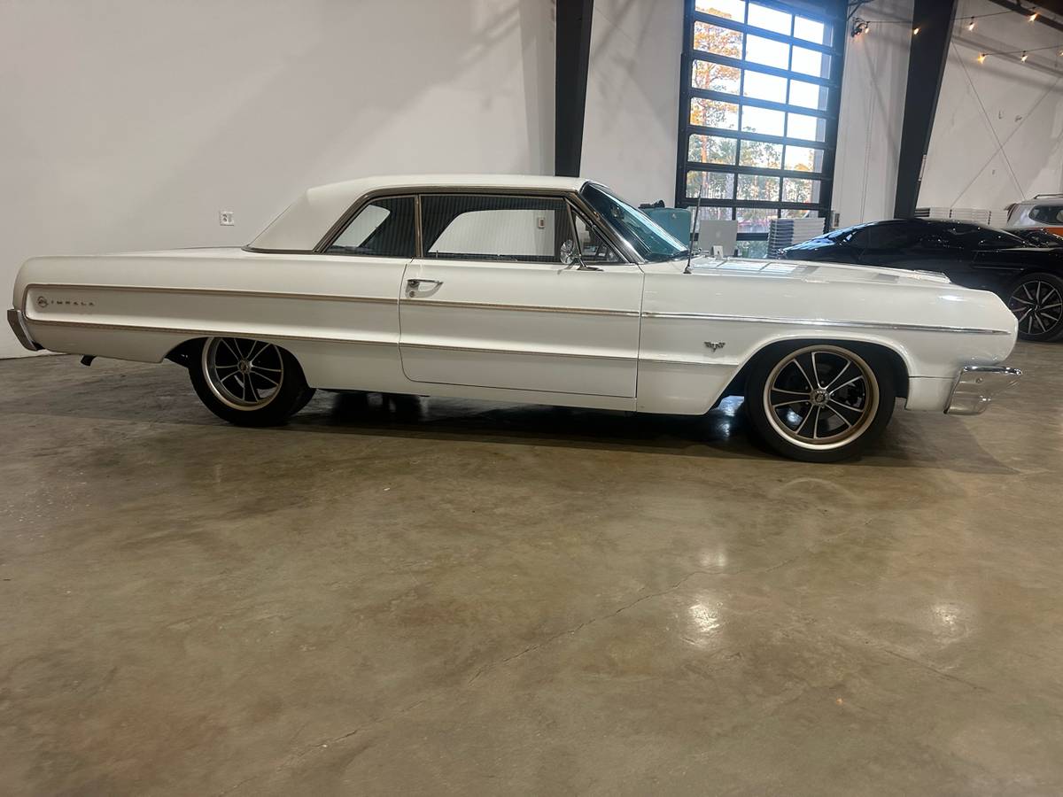 Chevrolet-Impala-1964-white-784-8