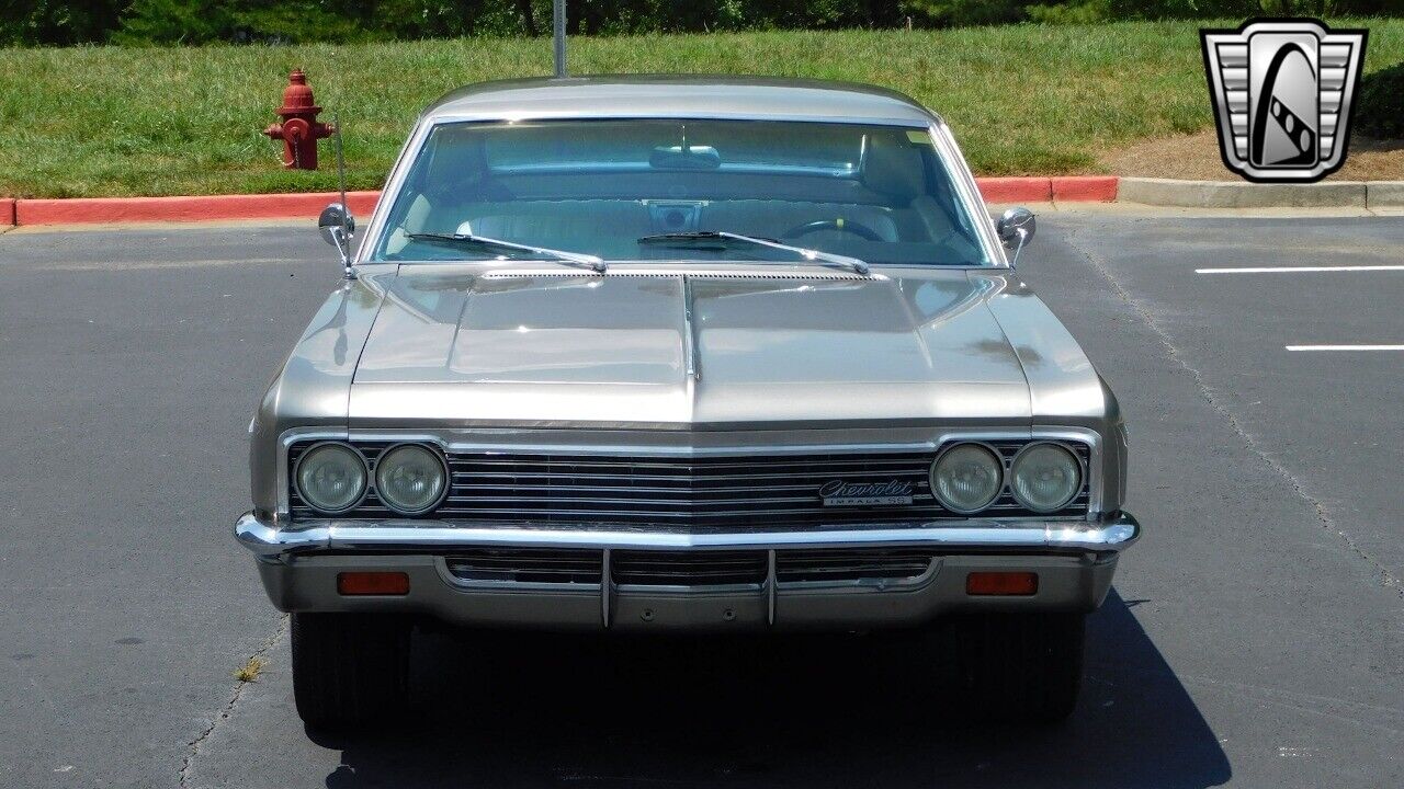 Chevrolet-Impala-1966-Gray-White-143504-11