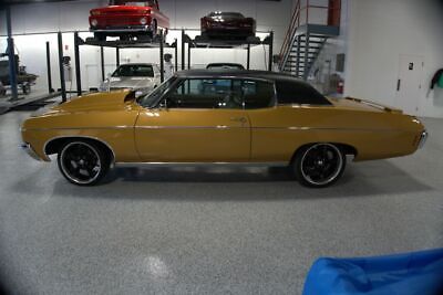 Chevrolet-Impala-1970-Gold-Gold-67375-2