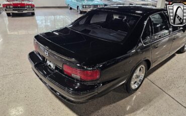 Chevrolet-Impala-1994-Black-Gray-70740-4