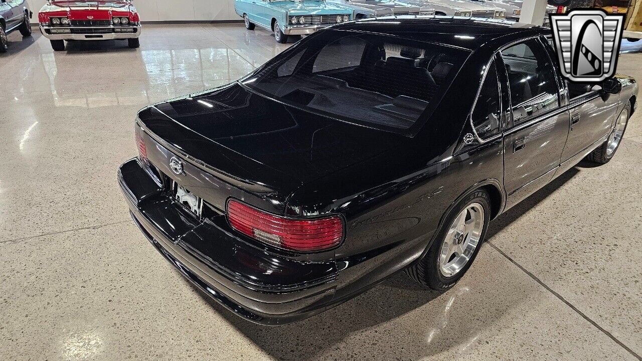 Chevrolet-Impala-1994-Black-Gray-70740-4