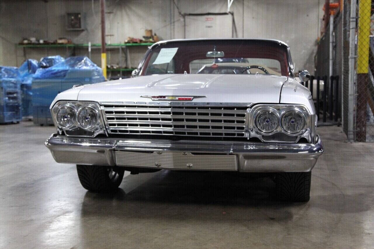 Chevrolet-Impala-502-Coupe-1962-Silver-Red-55630-16