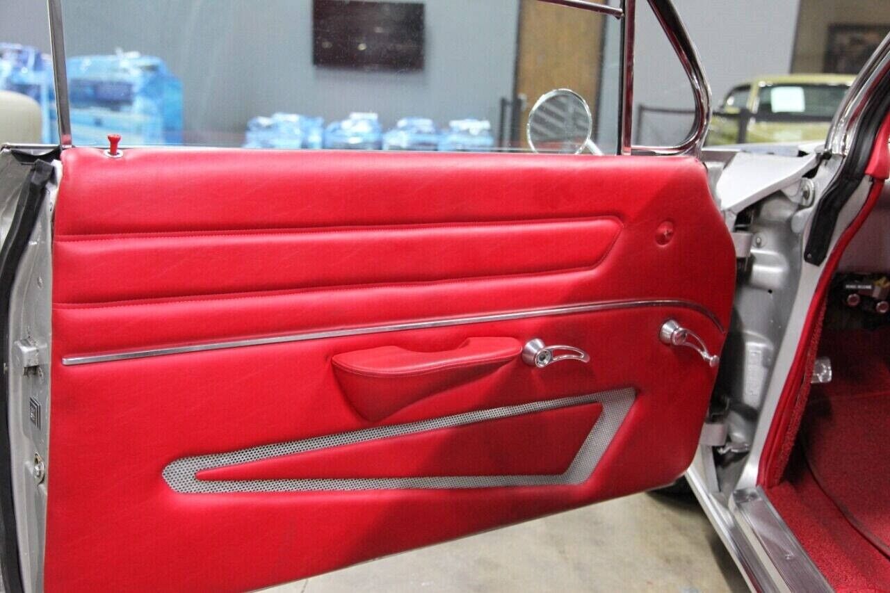 Chevrolet-Impala-502-Coupe-1962-Silver-Red-55630-18