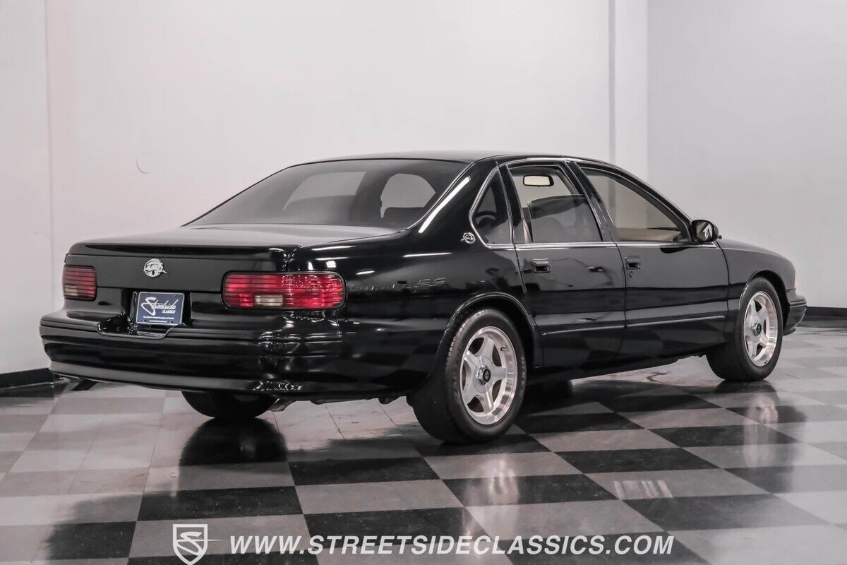 Chevrolet-Impala-Berline-1995-Black-Gray-14169-11