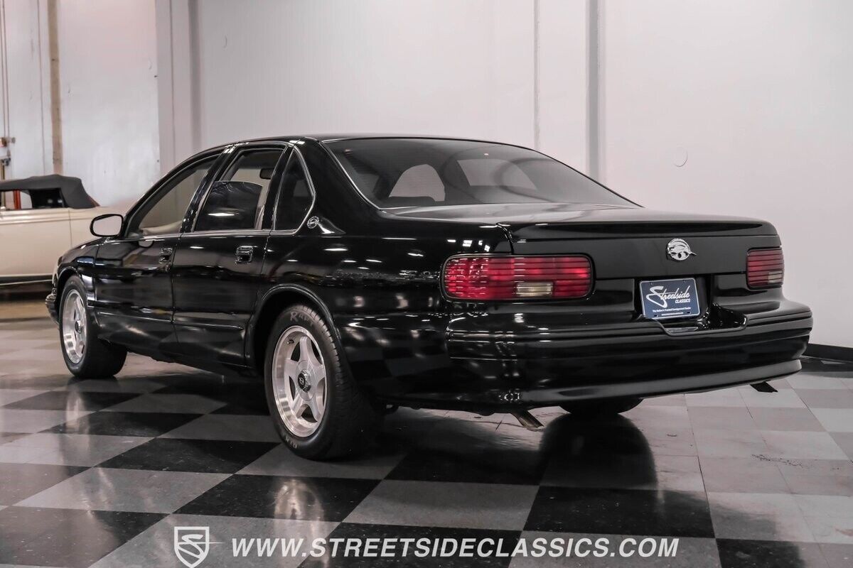 Chevrolet-Impala-Berline-1995-Black-Gray-14169-8