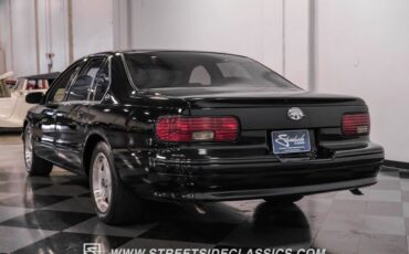 Chevrolet-Impala-Berline-1995-Black-Gray-14169-9