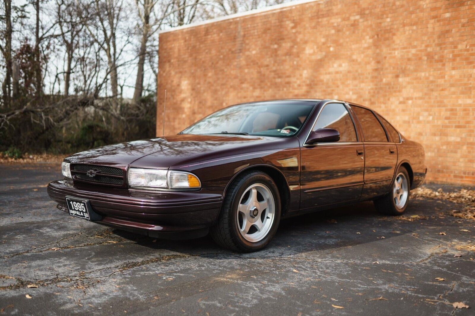 Chevrolet-Impala-Berline-1995-Burgundy-Gray-53675-1