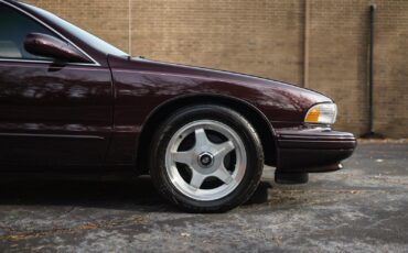 Chevrolet-Impala-Berline-1995-Burgundy-Gray-53675-9