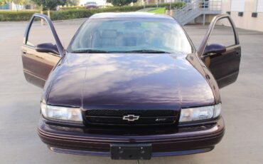 Chevrolet-Impala-Berline-1995-Maroon-Gray-120461-9