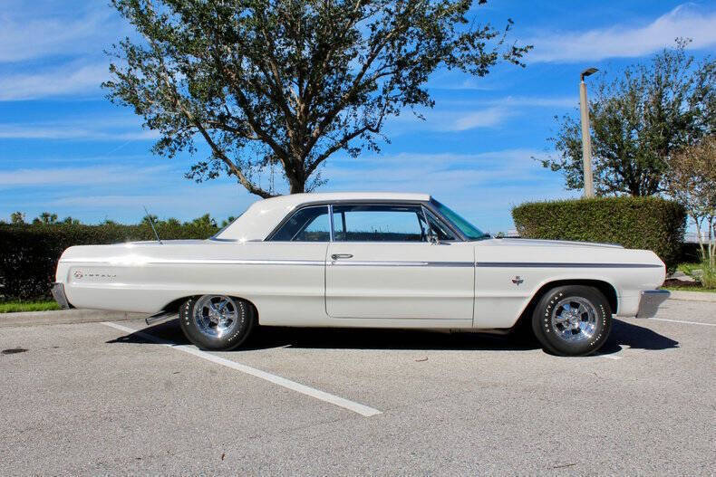 Chevrolet-Impala-Break-1964-White-Black-57407-1