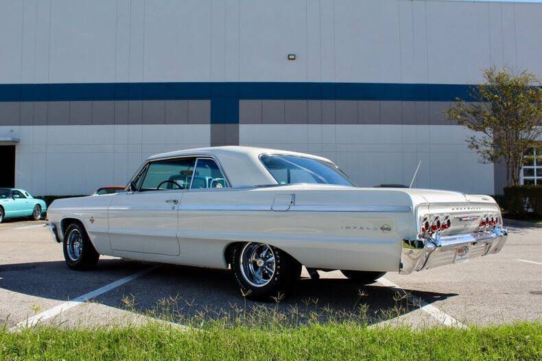 Chevrolet-Impala-Break-1964-White-Black-57407-11