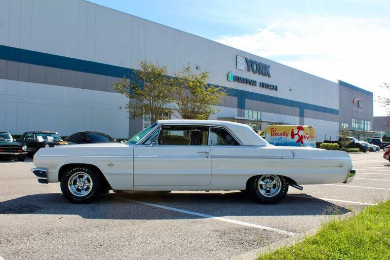 Chevrolet-Impala-Break-1964-White-Black-57407-9