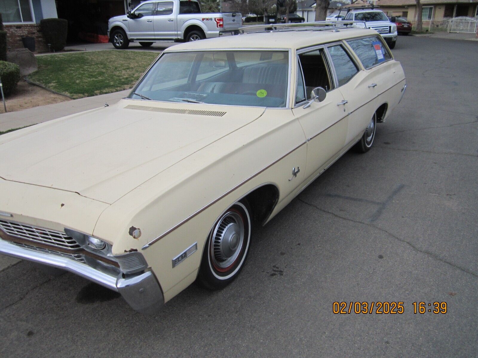 Chevrolet-Impala-Break-1968-Yellow-Brown-0-2