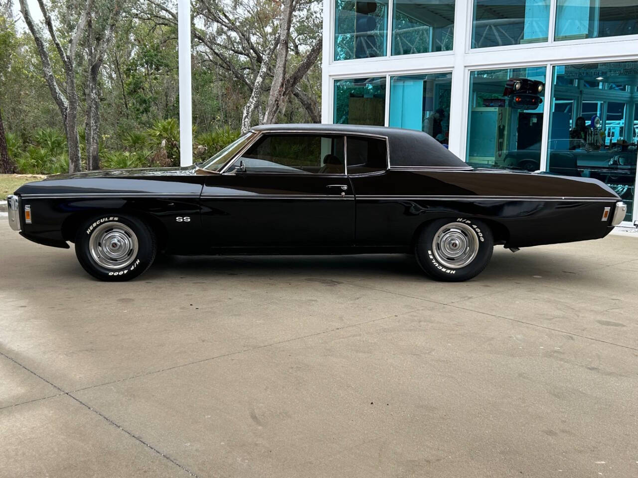 Chevrolet-Impala-Break-1969-Black-Black-142446-11