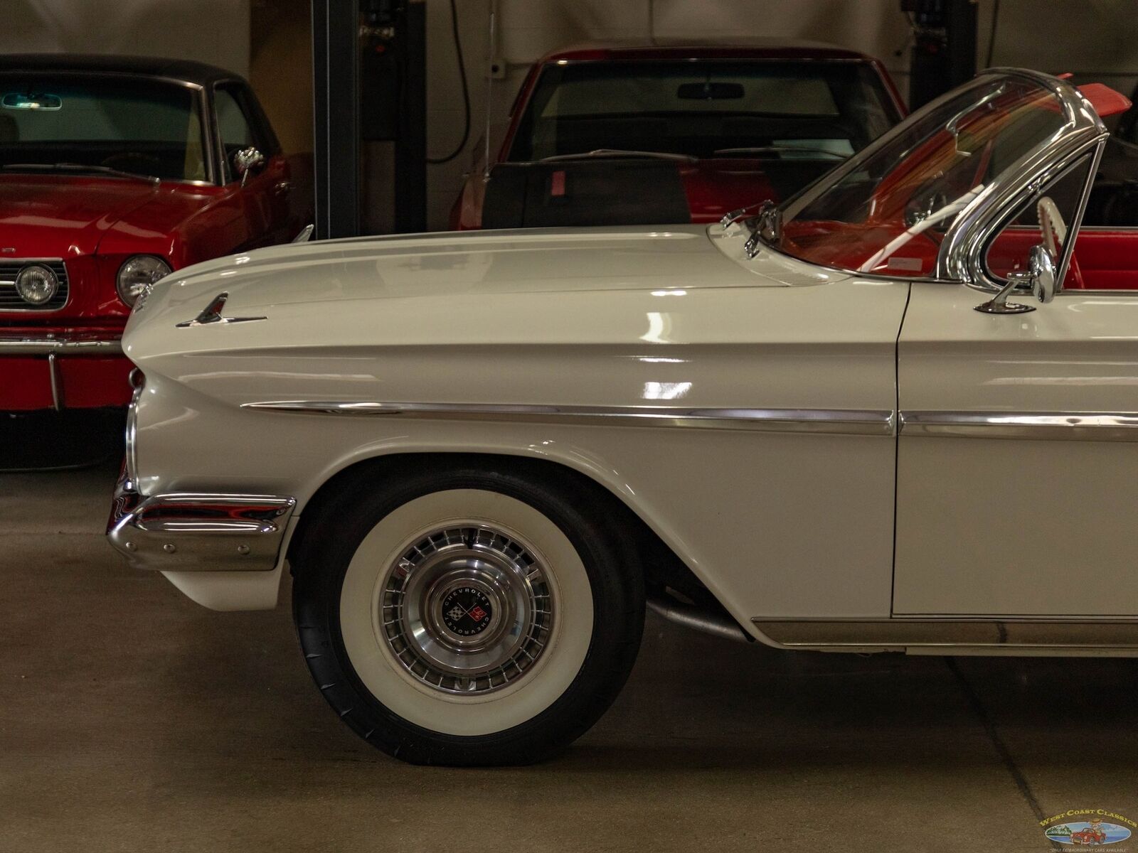 Chevrolet-Impala-Cabriolet-1961-White-119402-4