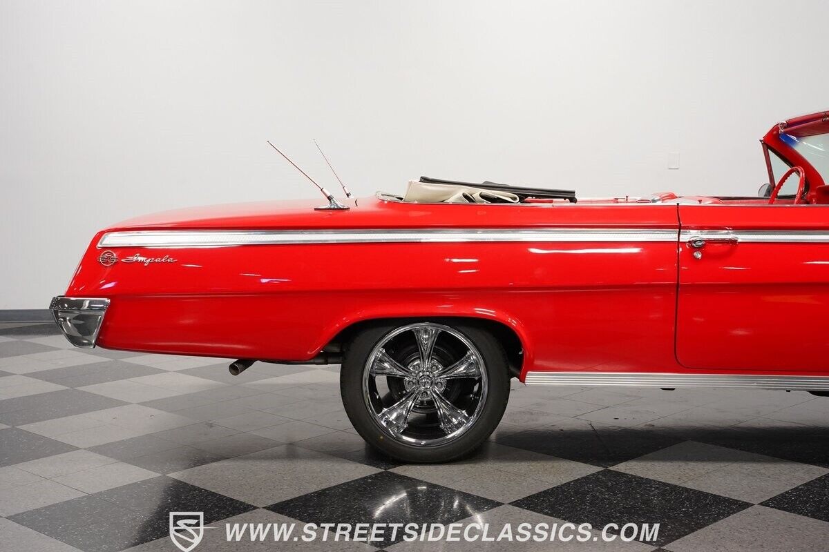 Chevrolet-Impala-Cabriolet-1962-Red-Red-133265-29