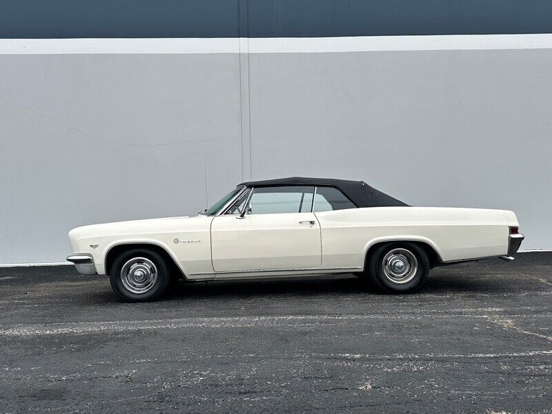 Chevrolet-Impala-Cabriolet-1966-Cream-Black-174213-22