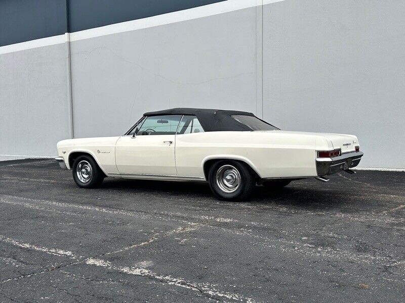 Chevrolet-Impala-Cabriolet-1966-Cream-Black-174213-23