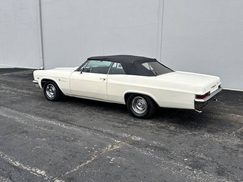 Chevrolet-Impala-Cabriolet-1966-Cream-Black-174213-24