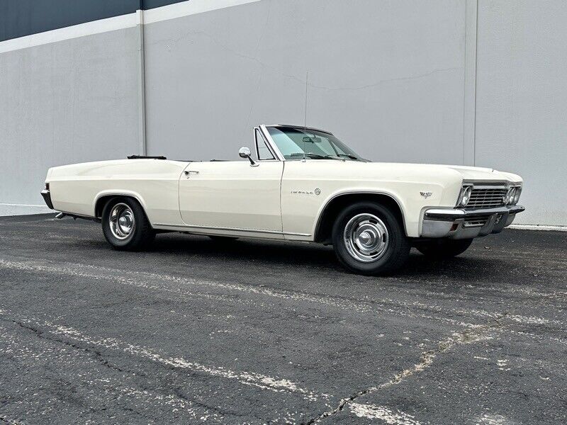 Chevrolet-Impala-Cabriolet-1966-Cream-Black-174213-29