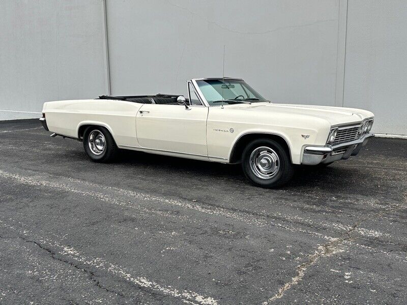 Chevrolet-Impala-Cabriolet-1966-Cream-Black-174213-31