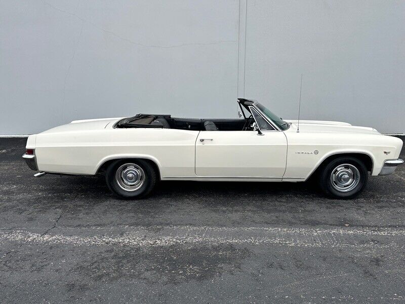 Chevrolet-Impala-Cabriolet-1966-Cream-Black-174213-32