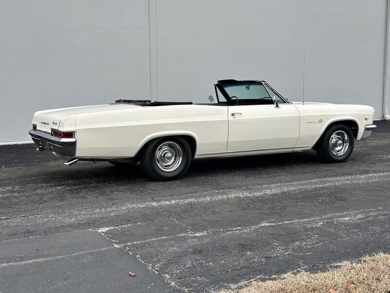 Chevrolet-Impala-Cabriolet-1966-Cream-Black-174213-33