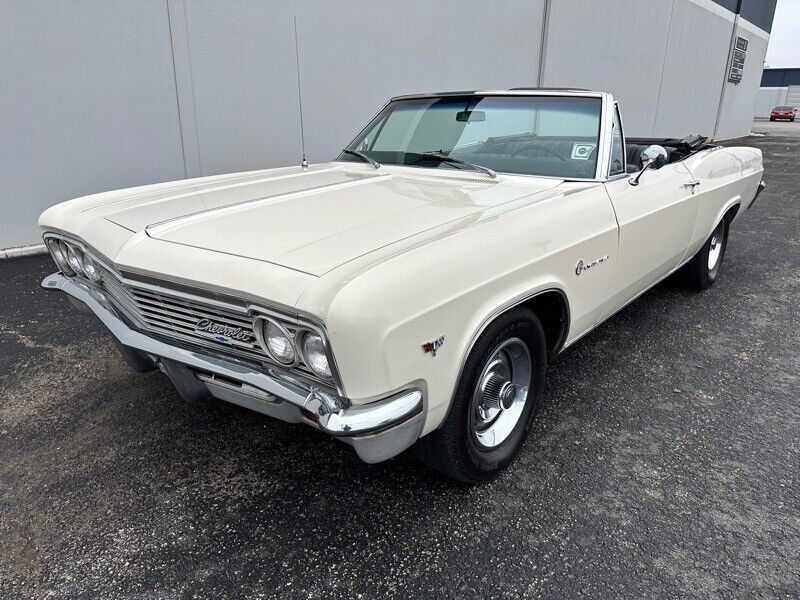 Chevrolet-Impala-Cabriolet-1966-Cream-Black-174213-36