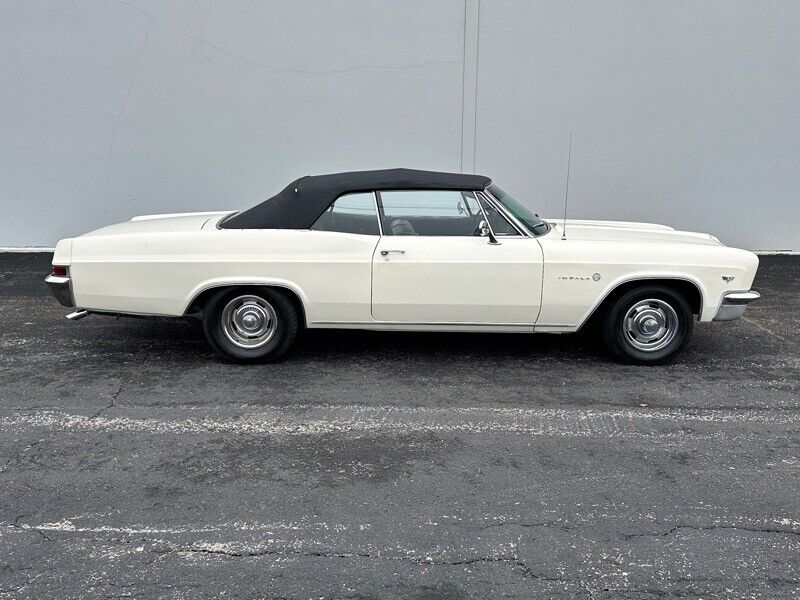 Chevrolet-Impala-Cabriolet-1966-Cream-Black-174213-7