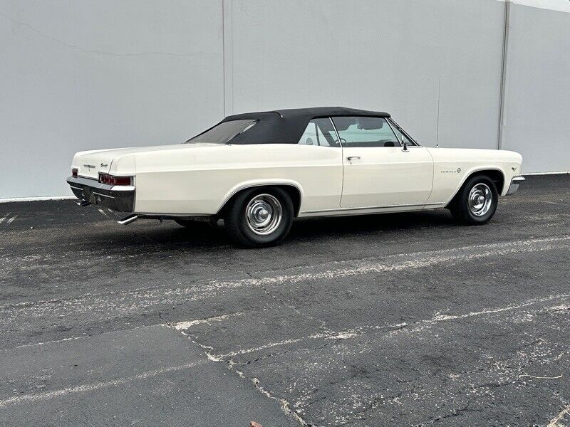 Chevrolet-Impala-Cabriolet-1966-Cream-Black-174213-8