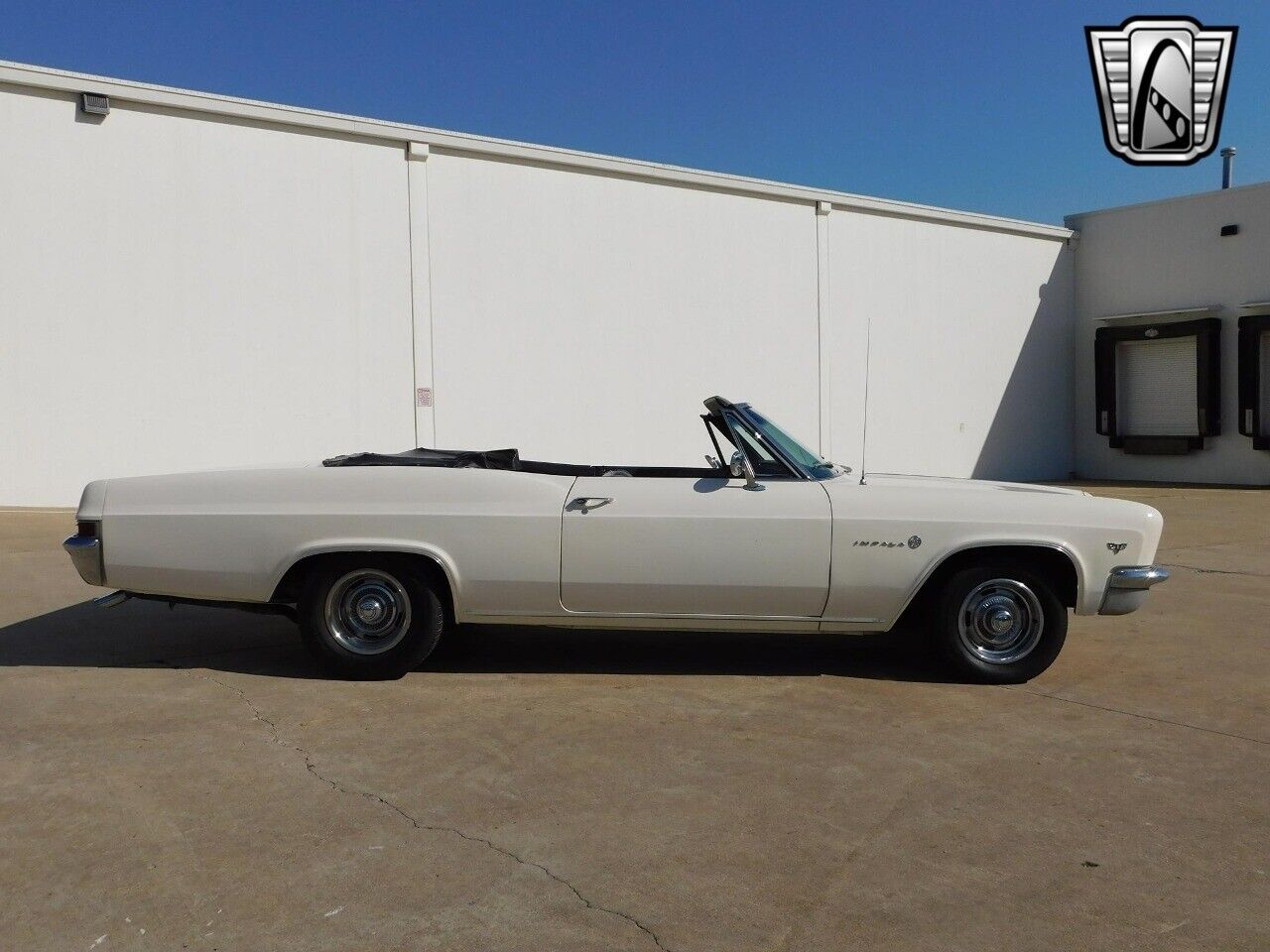 Chevrolet-Impala-Cabriolet-1966-White-Black-13266-8