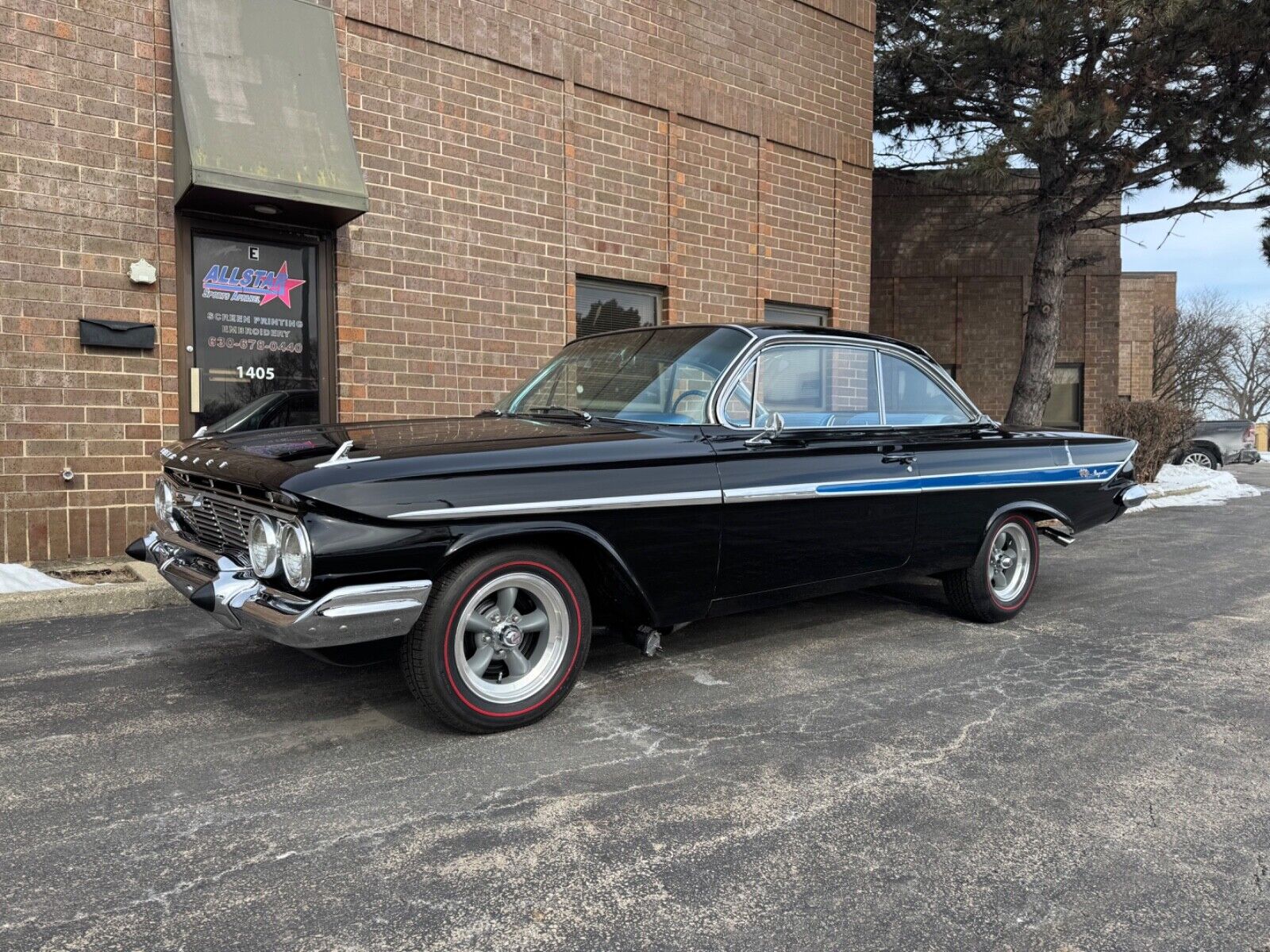 Chevrolet-Impala-Coupe-1961-Black-Blue-70452-1