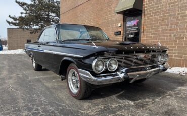 Chevrolet-Impala-Coupe-1961-Black-Blue-70452-6