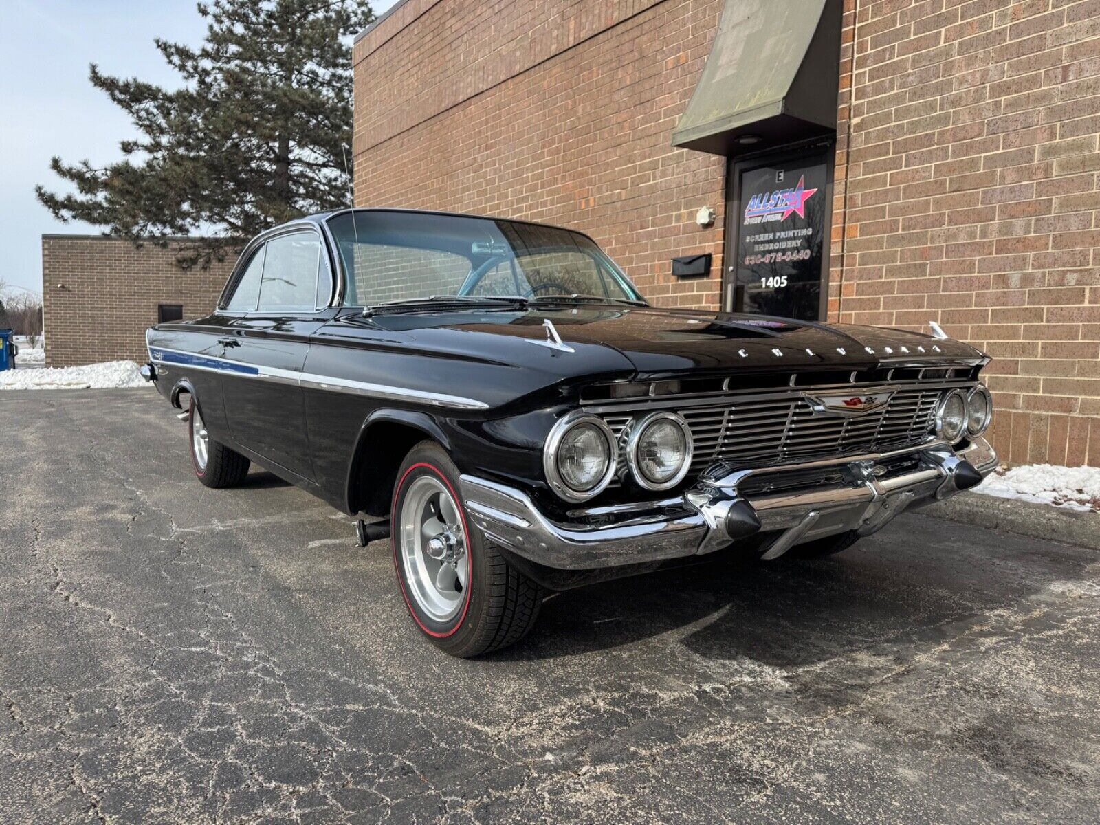 Chevrolet-Impala-Coupe-1961-Black-Blue-70452-6