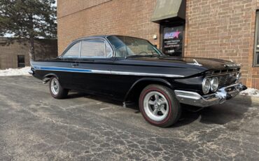 Chevrolet-Impala-Coupe-1961-Black-Blue-70452-7