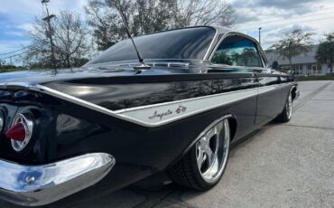 Chevrolet-Impala-Coupe-1961-Black-Gray-1609-1