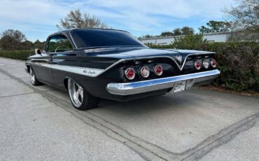 Chevrolet-Impala-Coupe-1961-Black-Gray-1609-10