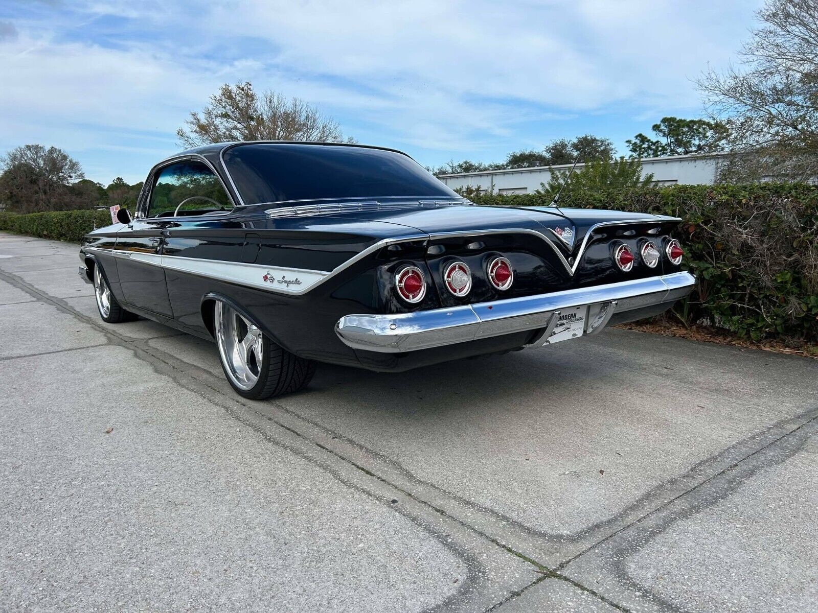 Chevrolet-Impala-Coupe-1961-Black-Gray-1609-10