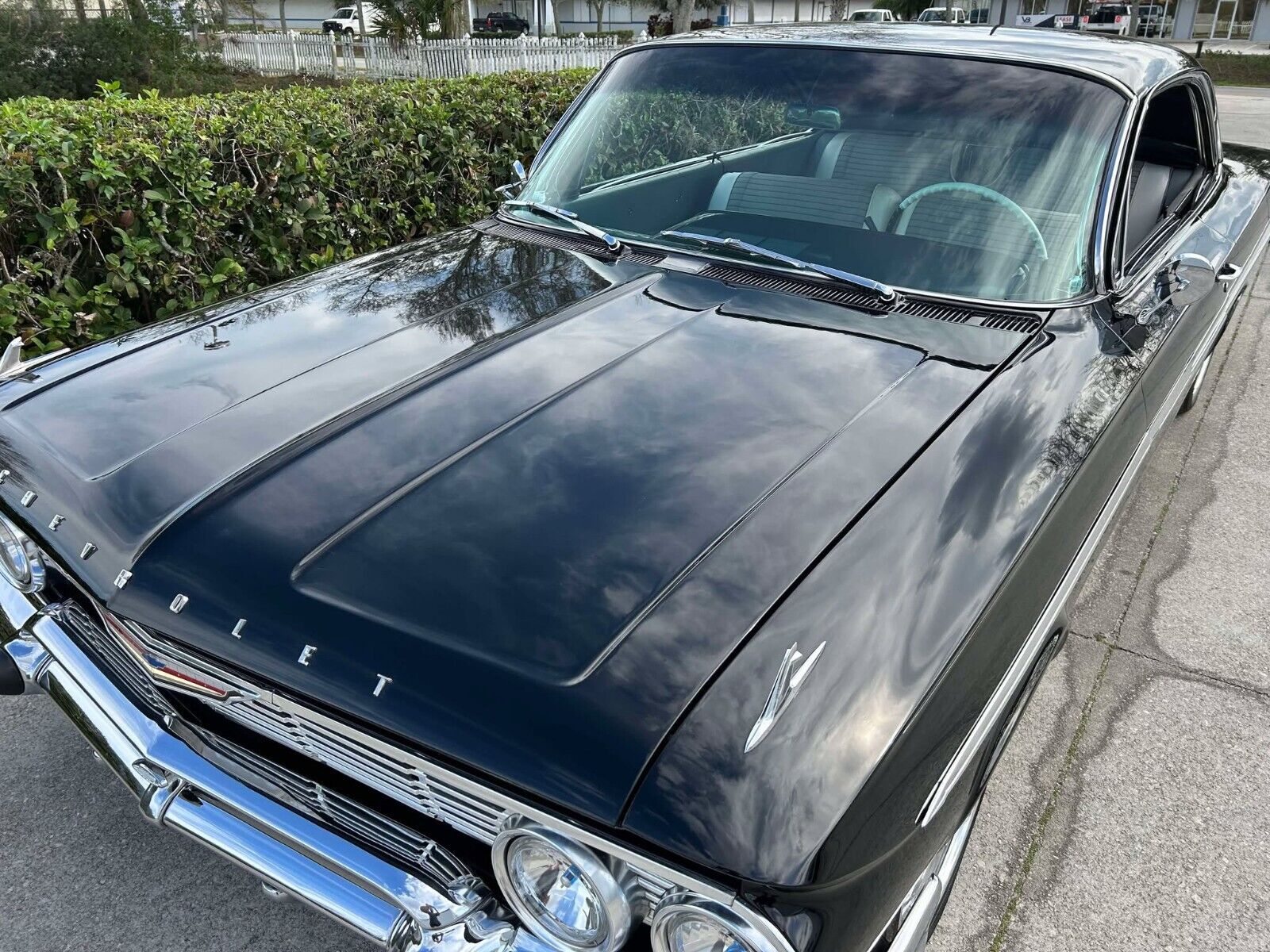 Chevrolet-Impala-Coupe-1961-Black-Gray-1609-15