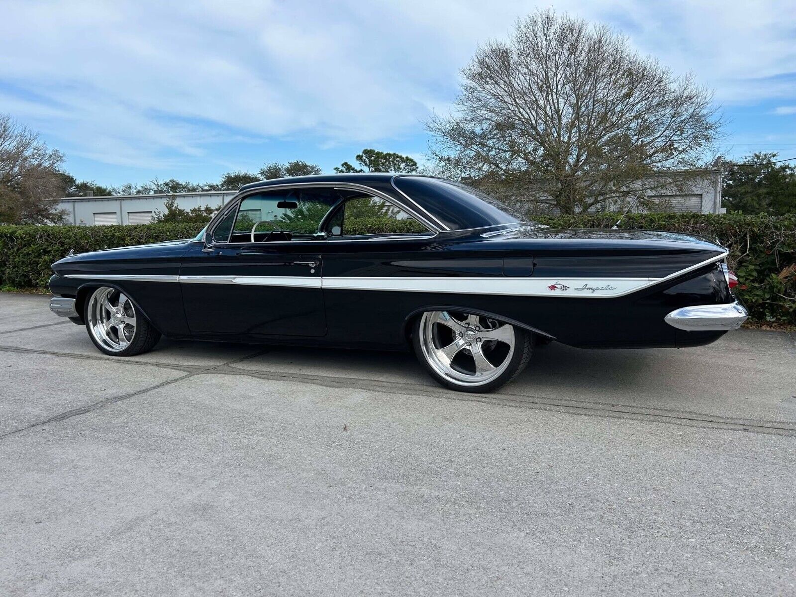 Chevrolet-Impala-Coupe-1961-Black-Gray-1609-18