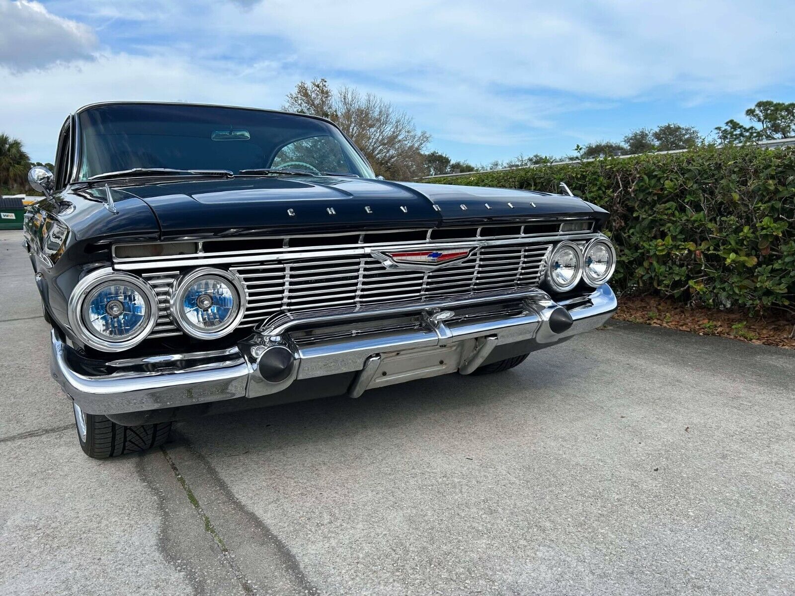 Chevrolet-Impala-Coupe-1961-Black-Gray-1609-2