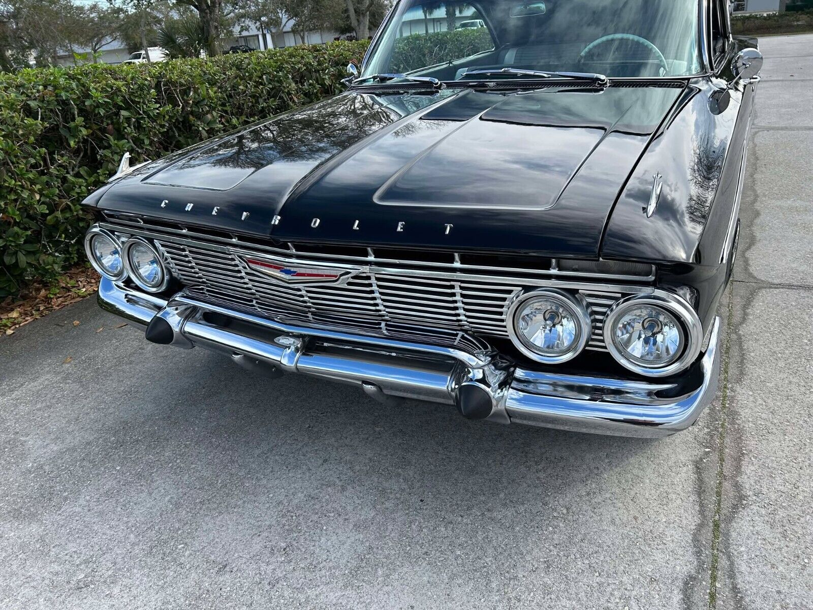 Chevrolet-Impala-Coupe-1961-Black-Gray-1609-24