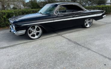 Chevrolet-Impala-Coupe-1961-Black-Gray-1609-26