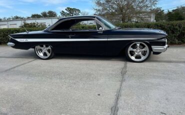 Chevrolet-Impala-Coupe-1961-Black-Gray-1609-5