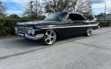 Chevrolet-Impala-Coupe-1961-Black-Gray-1609-9