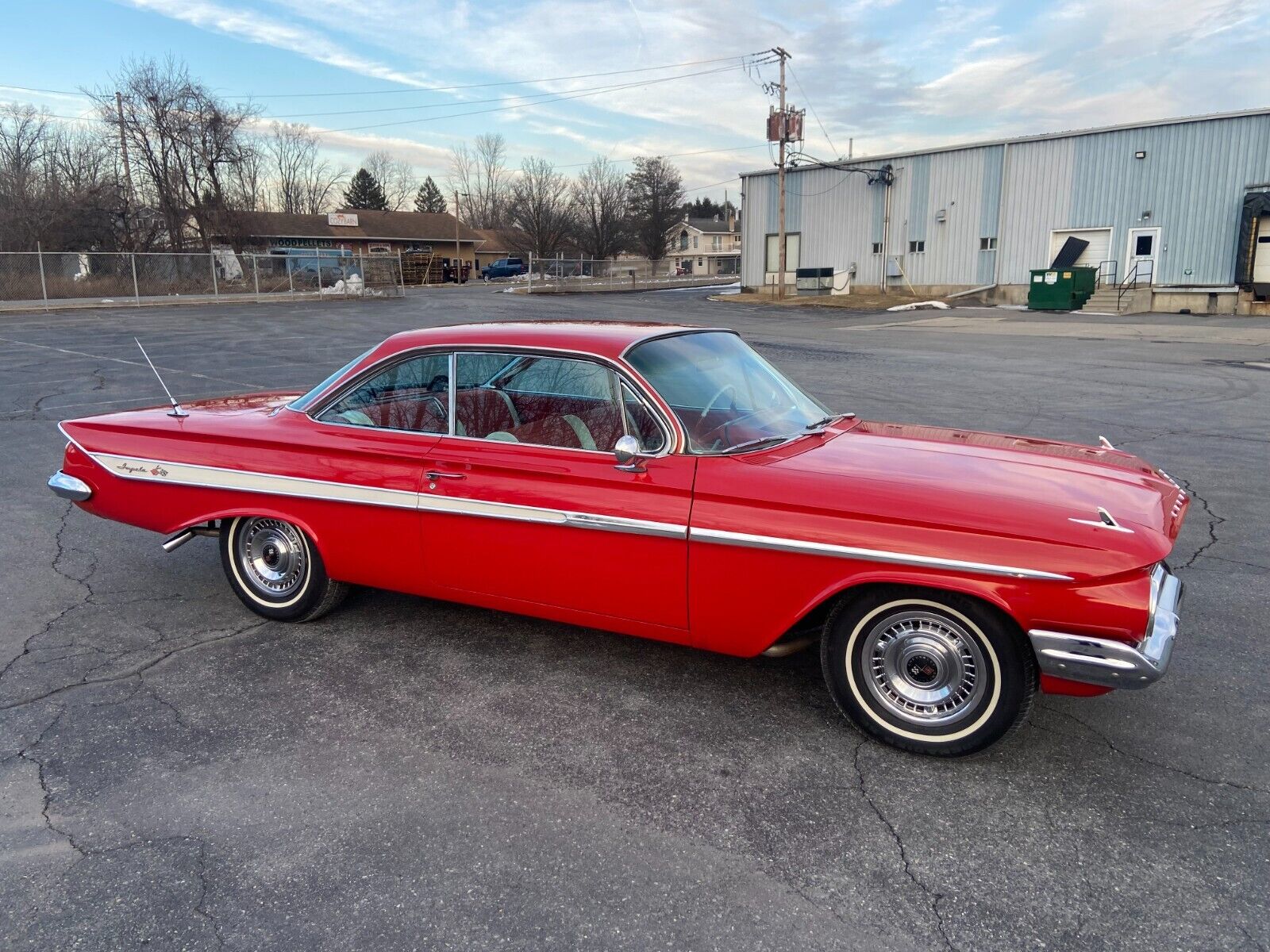 Chevrolet-Impala-Coupe-1961-Red-Red-157498-11