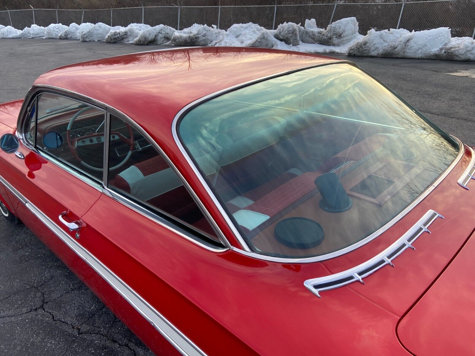 Chevrolet-Impala-Coupe-1961-Red-Red-157498-18